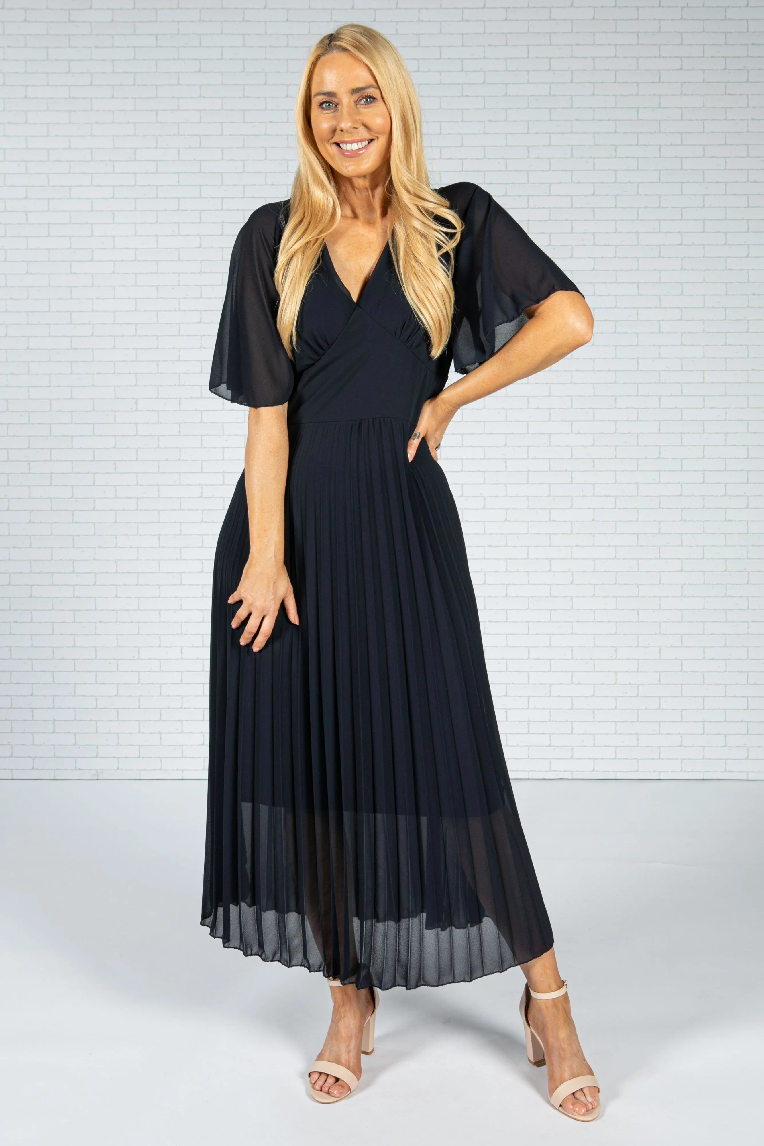 Angel Sleeve Pleated Midi Dress