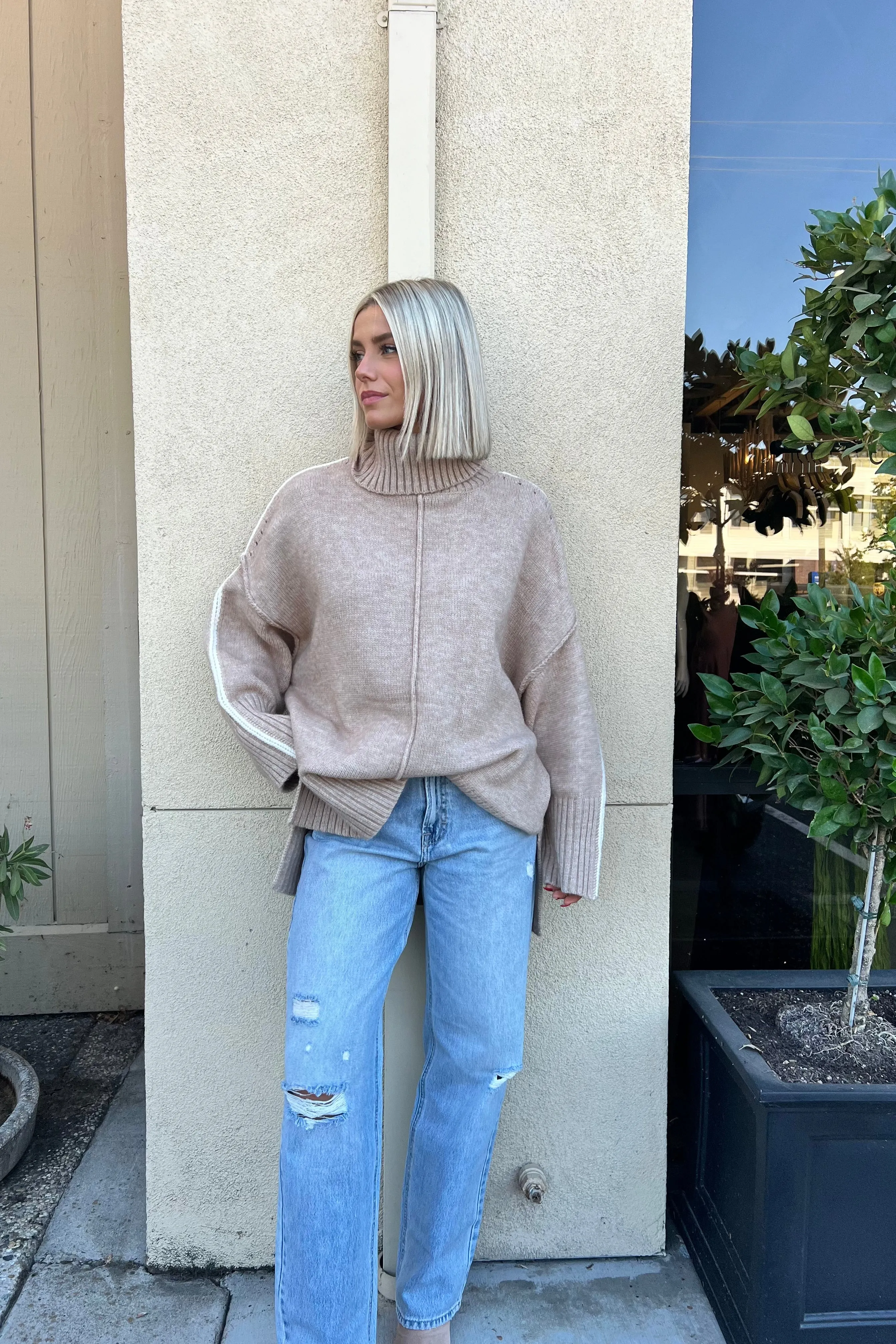 ASHEN TAUPE OVERSIZED TURTLENECK SWEATER