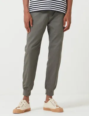 Carhartt-WIP Madison Jogger Cuffed Pants - Moor Green