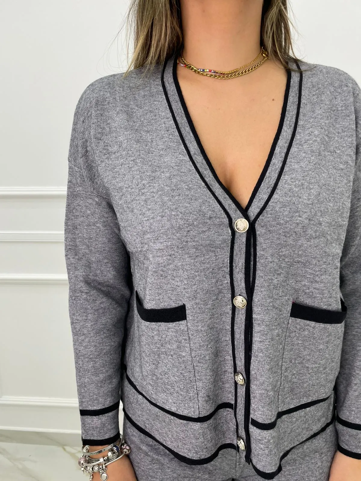 Coordinato 2 pezzi bicolore con cardigan con tasconi