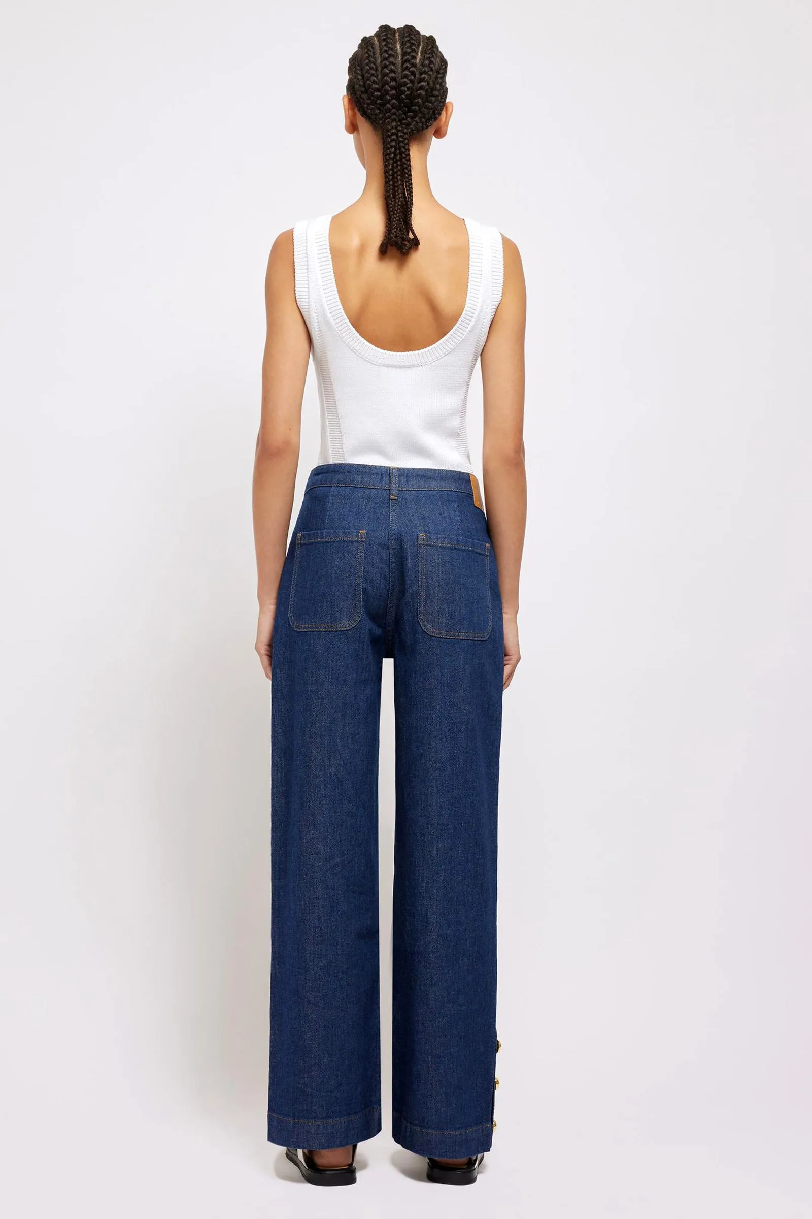 Hyra Buttoned Hem Jeans