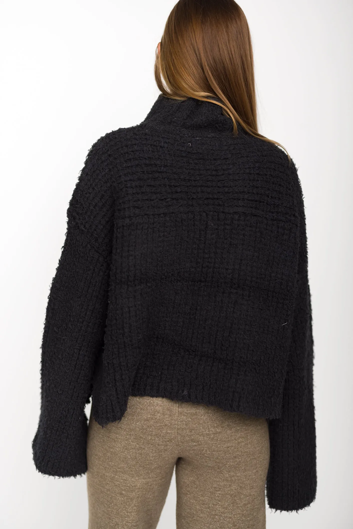 Lexia Pullover Sweater in Black