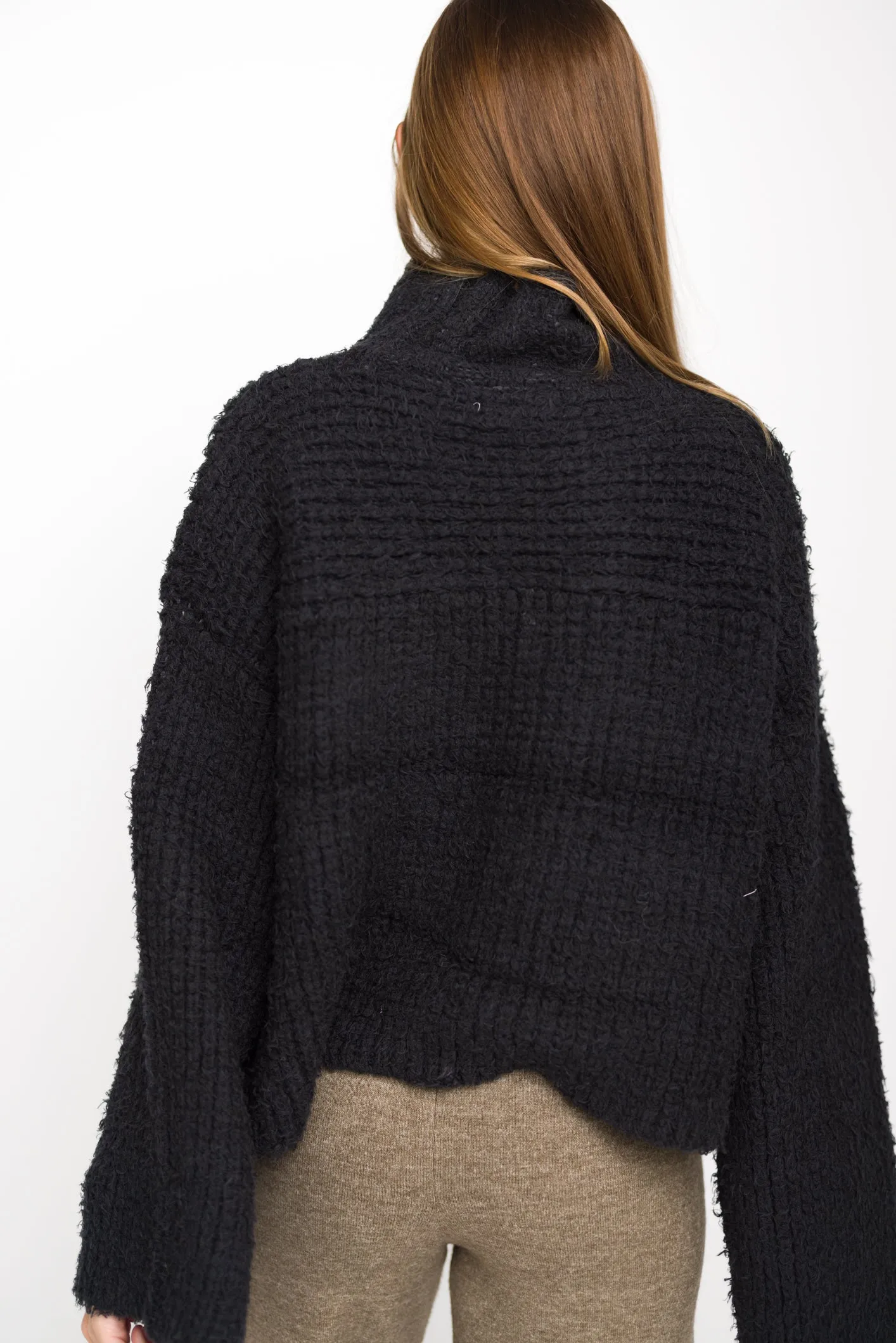 Lexia Pullover Sweater in Black