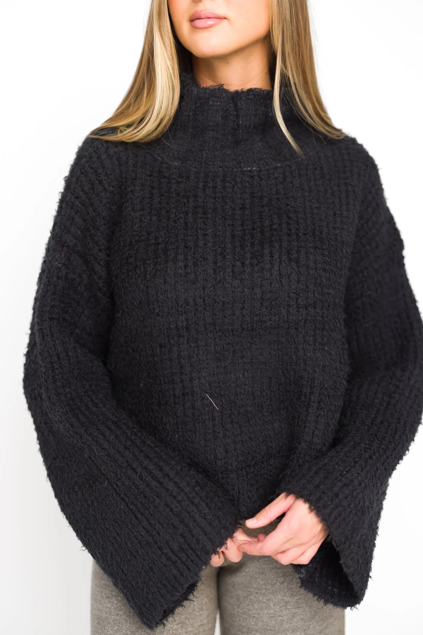 Lexia Pullover Sweater in Black