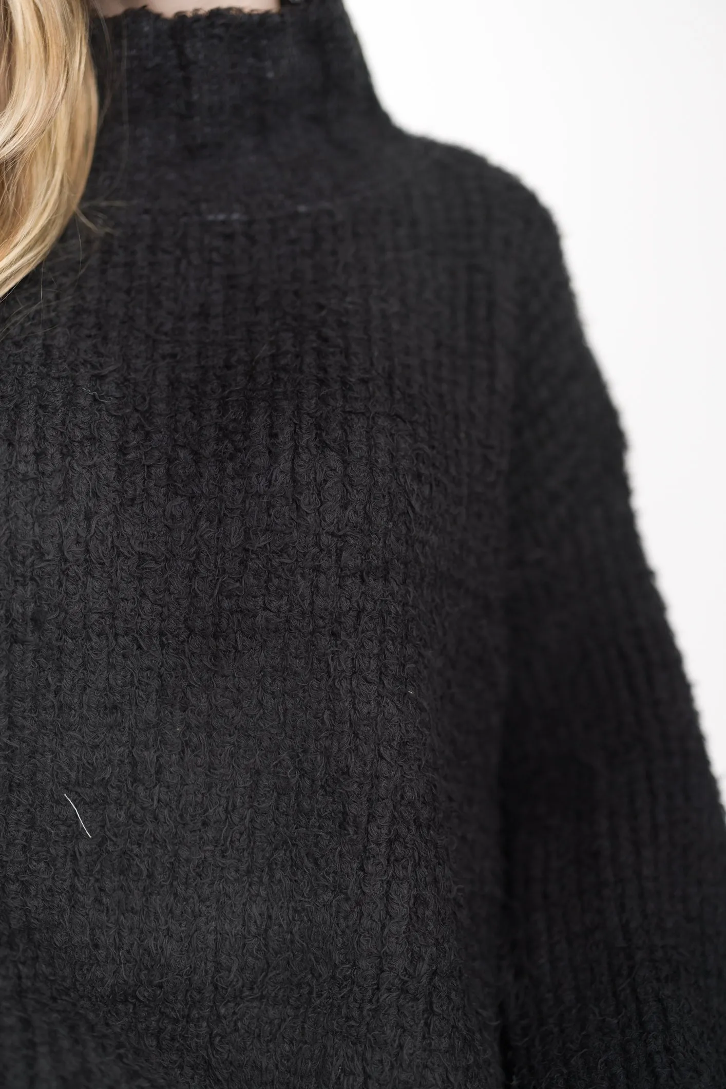 Lexia Pullover Sweater in Black